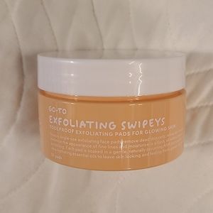 Go-To Exfoliating Swipeys